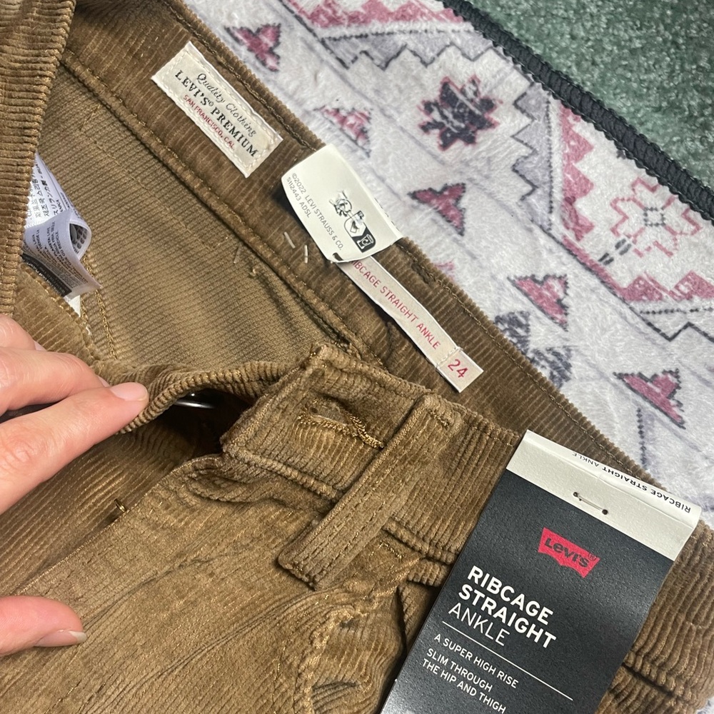 Levi's Ribcage Straight Ankle Corduroy Pants - Picture 2 of 5
